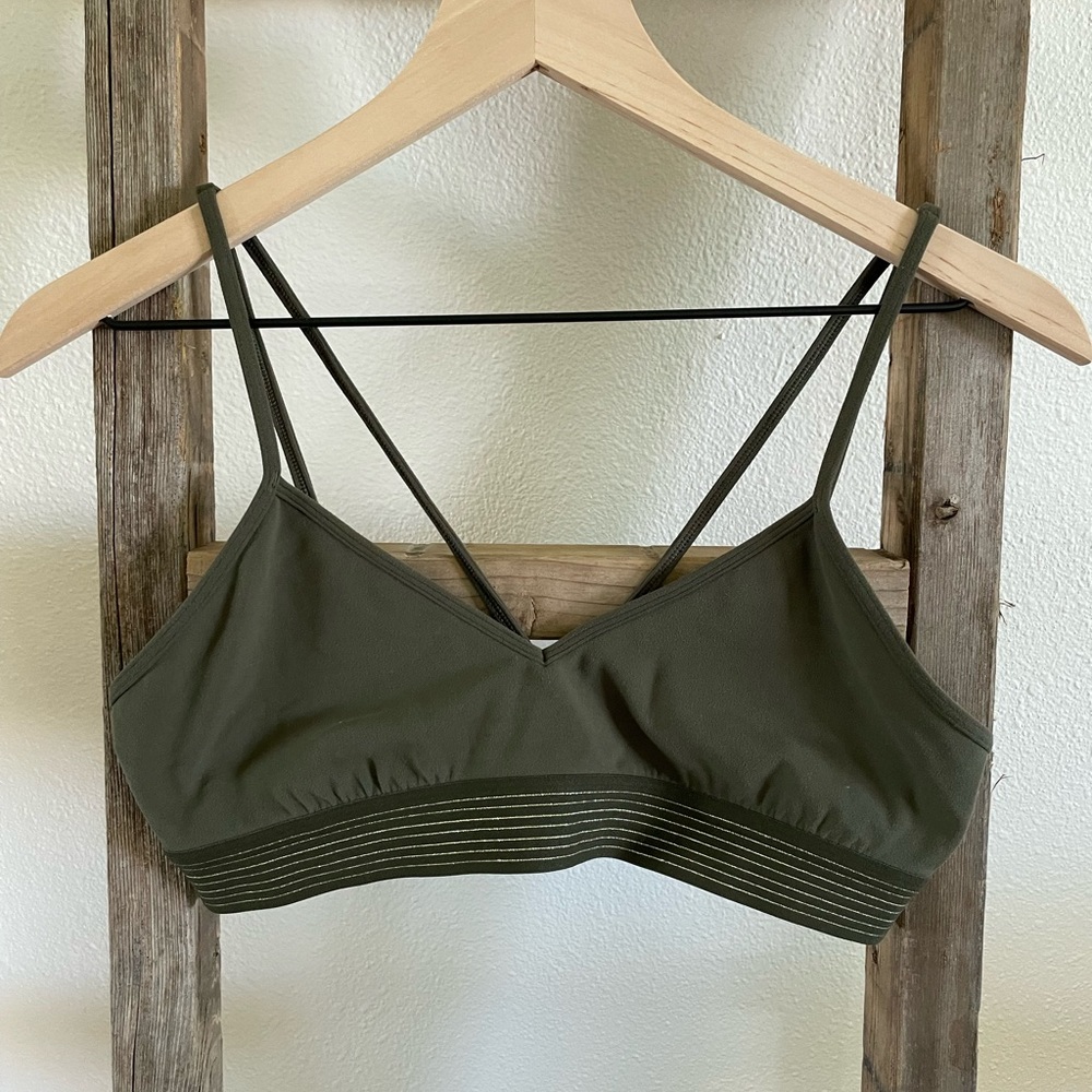 Lululemon sports bra